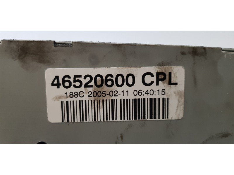 Recambio de caja reles / fusibles para fiat punto berlina (188) 1.2 8v feel referencia OEM IAM 46520600  