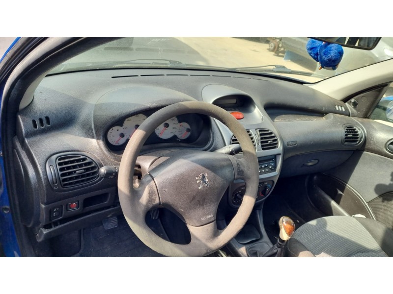 peugeot 206 berlina del año 2003