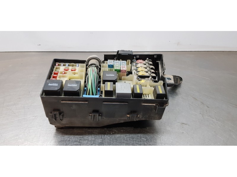 Recambio de caja reles / fusibles para ford focus berlina (cap) trend referencia OEM IAM 3M5T14A067BC  