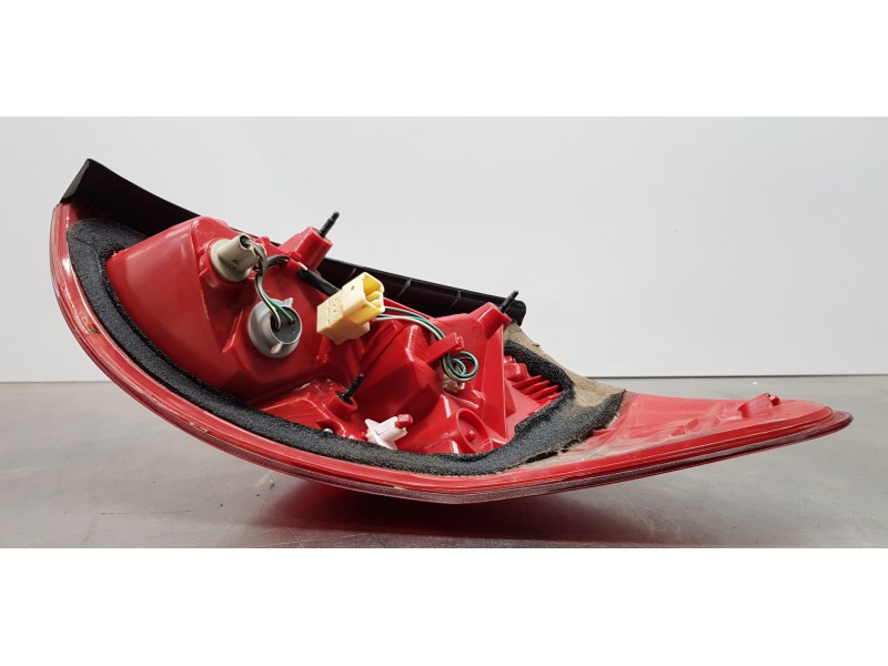 Recambio de piloto trasero izquierdo para toyota rav 4 (a3) executive referencia OEM IAM 8156142091  