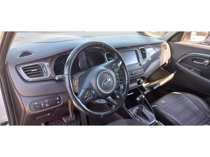 kia carens ( ) del año 2018