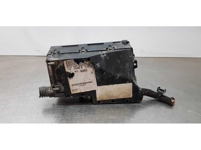 Recambio de caja reles / fusibles para ford focus berlina (cap) trend referencia OEM IAM 3M5T14A067BC  