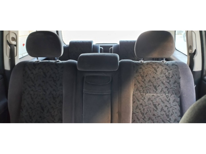 opel zafira a del año 2000