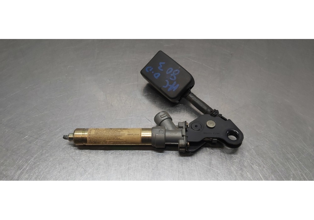 Recambio de enganche del cinturon delantero der para citroen berlingo 2.0 hdi multispace referencia OEM IAM 8972S2  