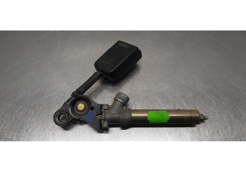 Recambio de enganche del cinturon delantero der para citroen berlingo 2.0 hdi multispace referencia OEM IAM 8972S2  