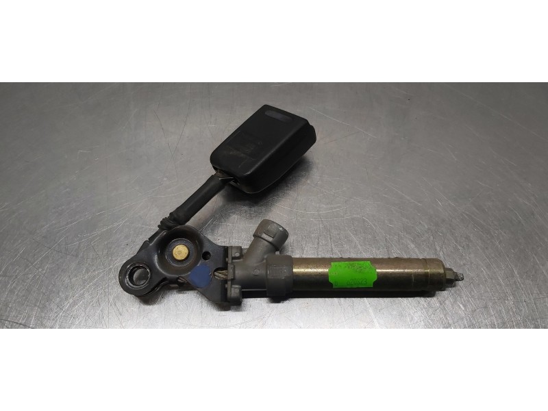 Recambio de enganche del cinturon delantero der para citroen berlingo 2.0 hdi multispace referencia OEM IAM 8972S2  