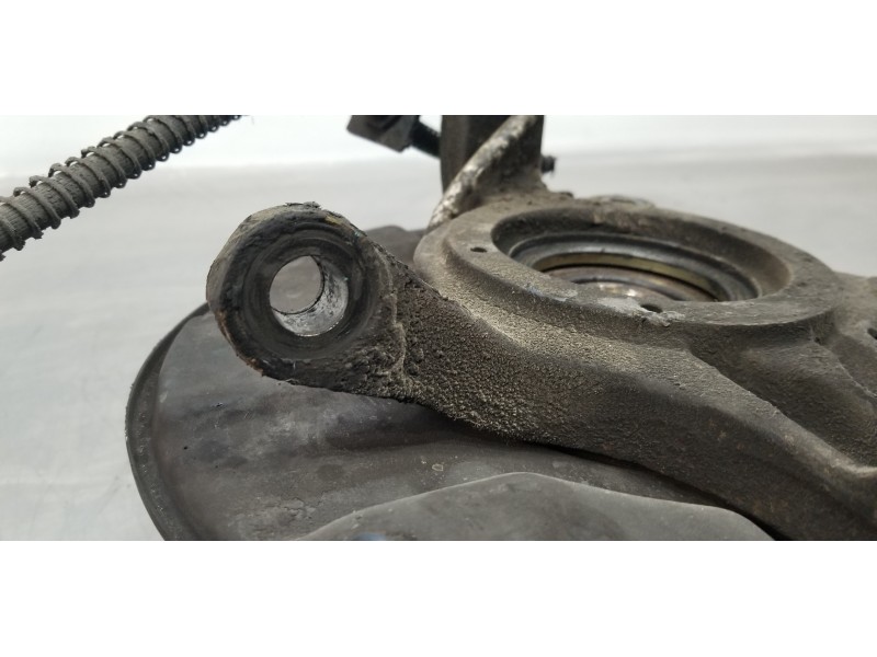 Recambio de mangueta delantera izquierda para ssangyong rexton rx 320 referencia OEM IAM 4121008100  