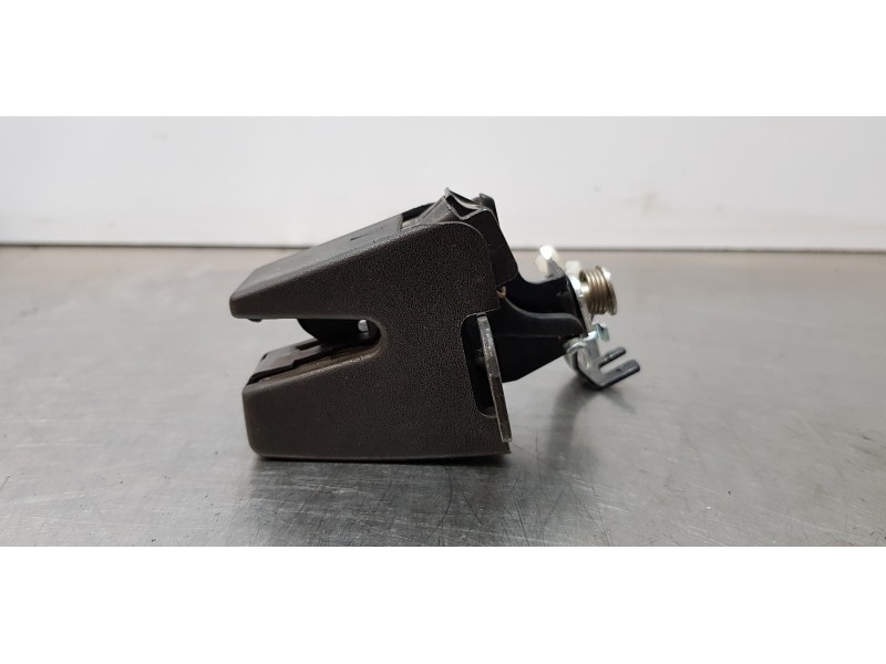 Recambio de cerradura puerta trasera izquierda para volkswagen caddy furgón/kombi kombi referencia OEM IAM 7E0827162A  