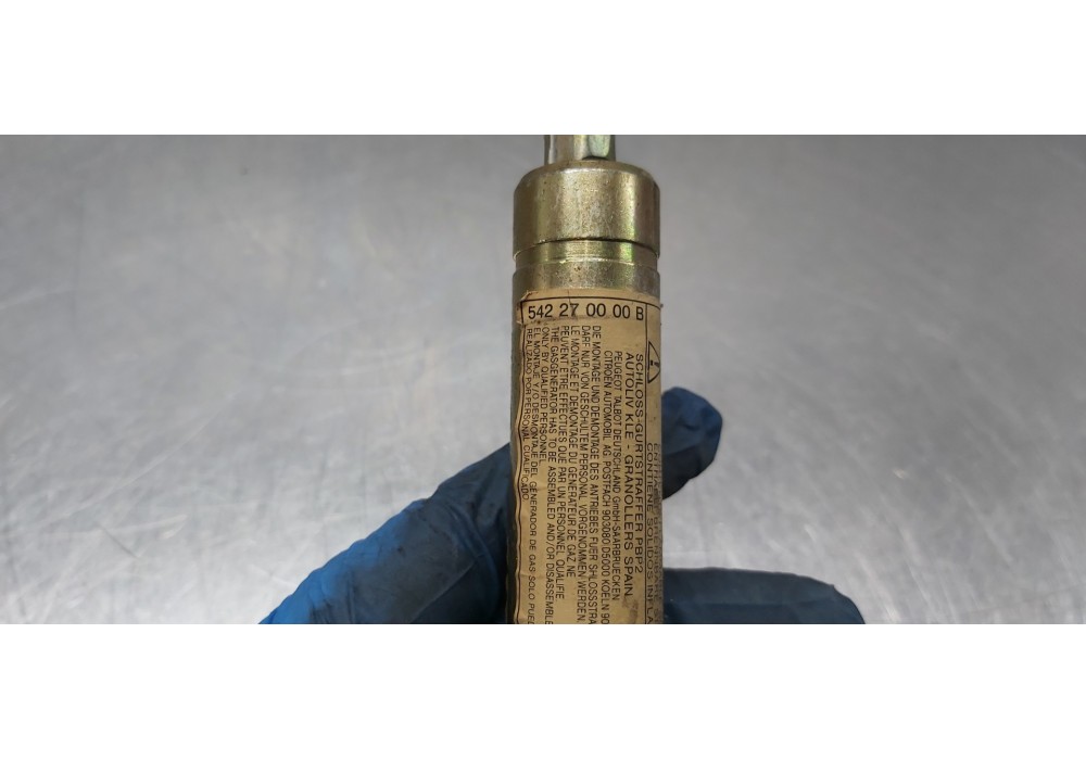 Recambio de enganche del cinturon delantero der para citroen berlingo 2.0 hdi multispace referencia OEM IAM 8972S2  