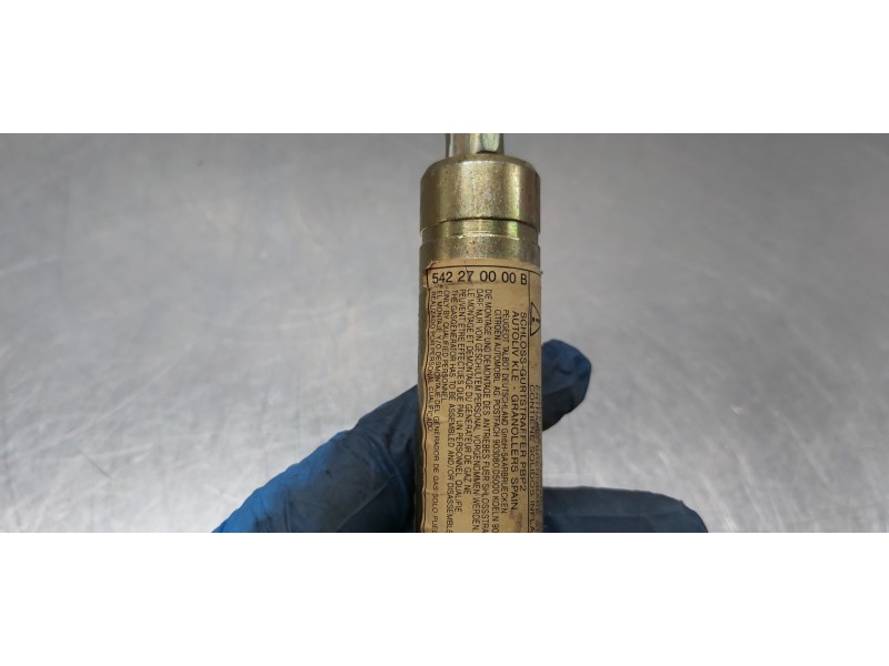 Recambio de enganche del cinturon delantero der para citroen berlingo 2.0 hdi multispace referencia OEM IAM 8972S2  