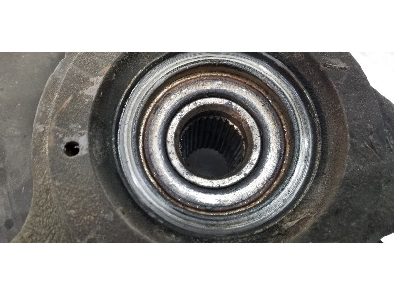 Recambio de mangueta delantera izquierda para ssangyong rexton rx 320 referencia OEM IAM 4121008100  