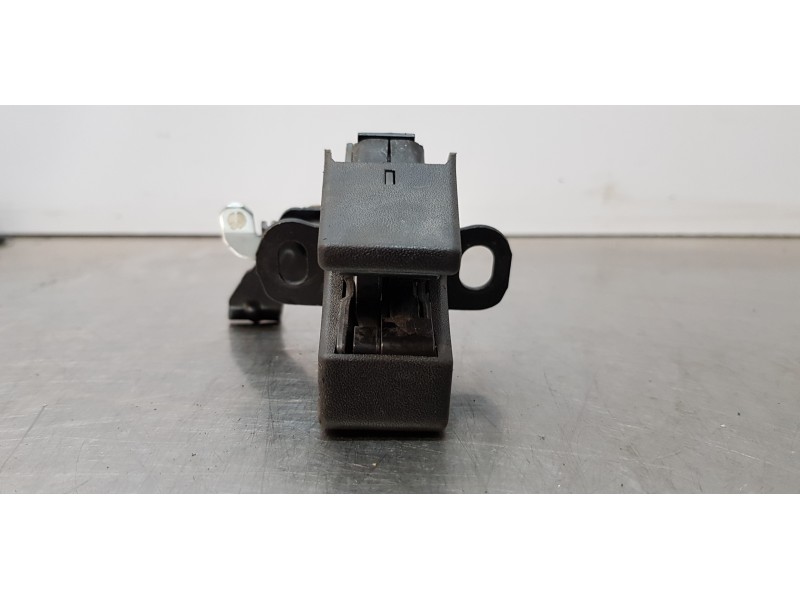 Recambio de cerradura puerta trasera izquierda para volkswagen caddy furgón/kombi kombi referencia OEM IAM 7E0827162A  