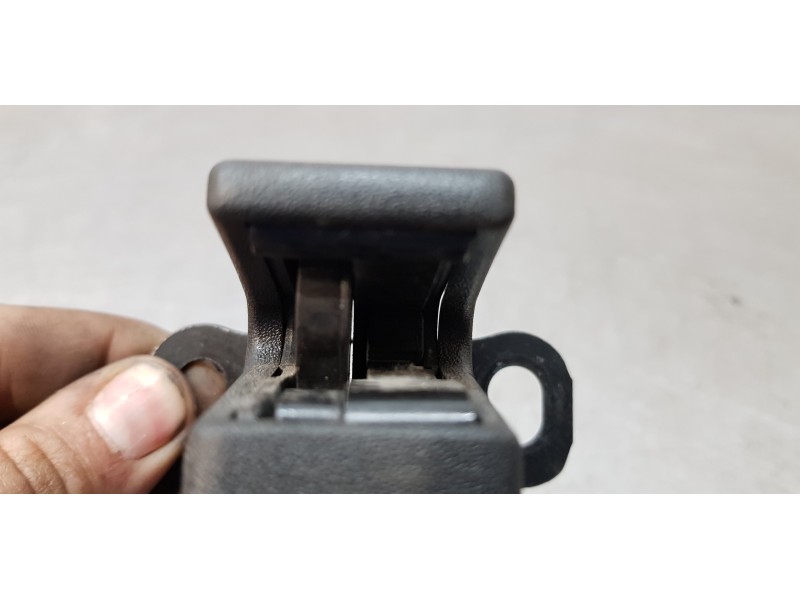 Recambio de cerradura puerta trasera izquierda para volkswagen caddy furgón/kombi kombi referencia OEM IAM 7E0827162A  