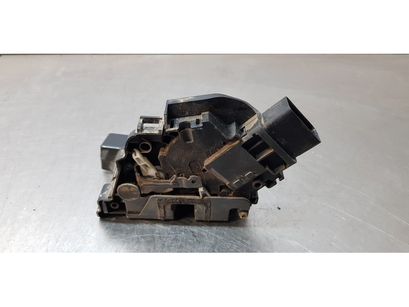 Recambio de cerradura puerta delantera izquierda para ford focus berlina (cap) ambiente (d) referencia OEM IAM 3M5AR21813EP  