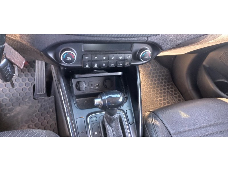 kia carens ( ) del año 2018