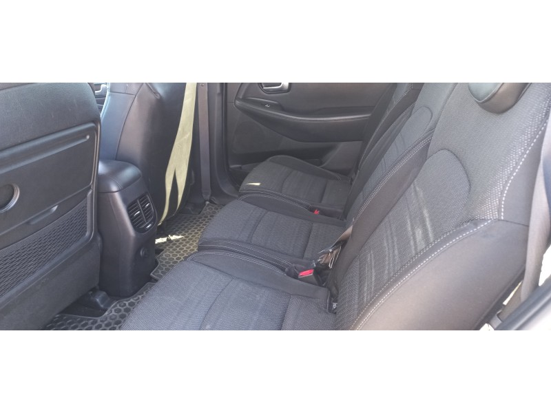 kia carens ( ) del año 2018