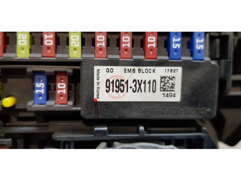 Recambio de caja reles / fusibles para kia carens ( ) concept referencia OEM IAM 919513X110  