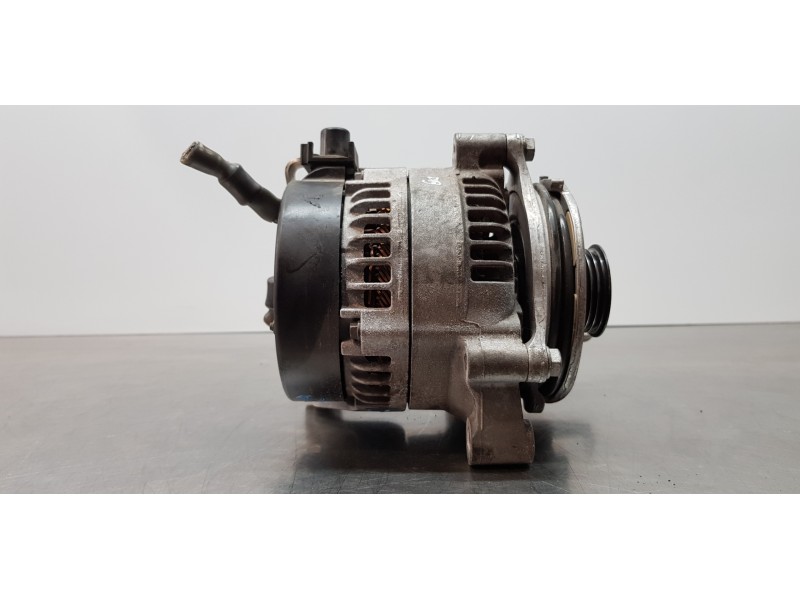 Recambio de alternador para bmw serie 1 lim. (f40) 116d referencia OEM IAM 12318680374 8680374 