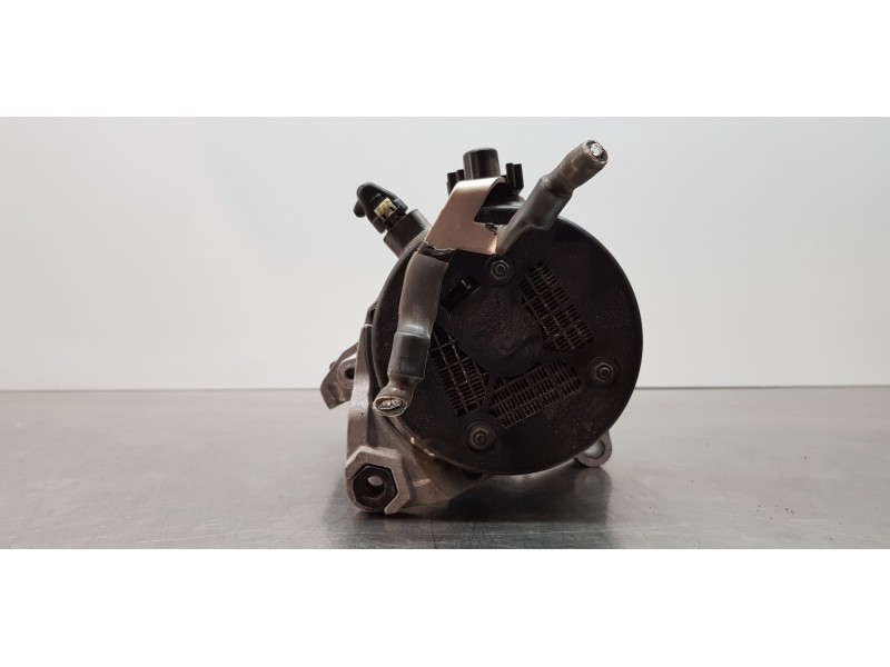 Recambio de alternador para bmw serie 1 lim. (f40) 116d referencia OEM IAM 12318680374 8680374 