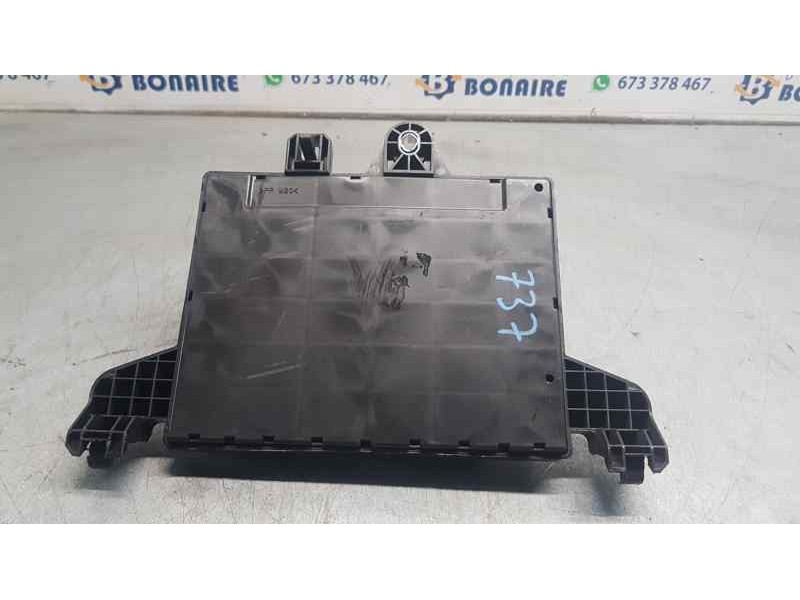 Recambio de caja reles / fusibles para opel zafira tourer selection referencia OEM IAM 13368651  