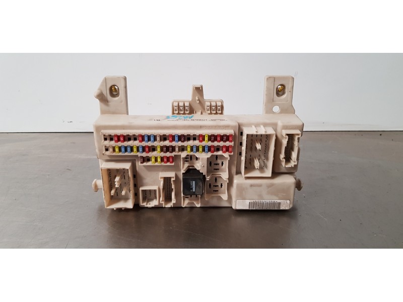 Recambio de caja reles / fusibles para ford focus c-max (cap) trend (d) referencia OEM IAM 3M5T14014CAB  