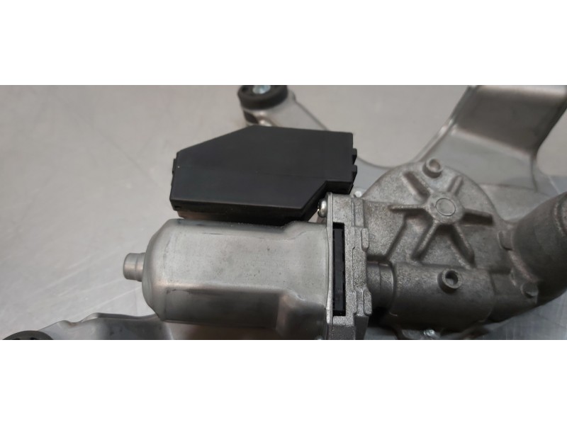 Recambio de motor limpia trasero para toyota rav 4 active referencia OEM IAM 8513042080  