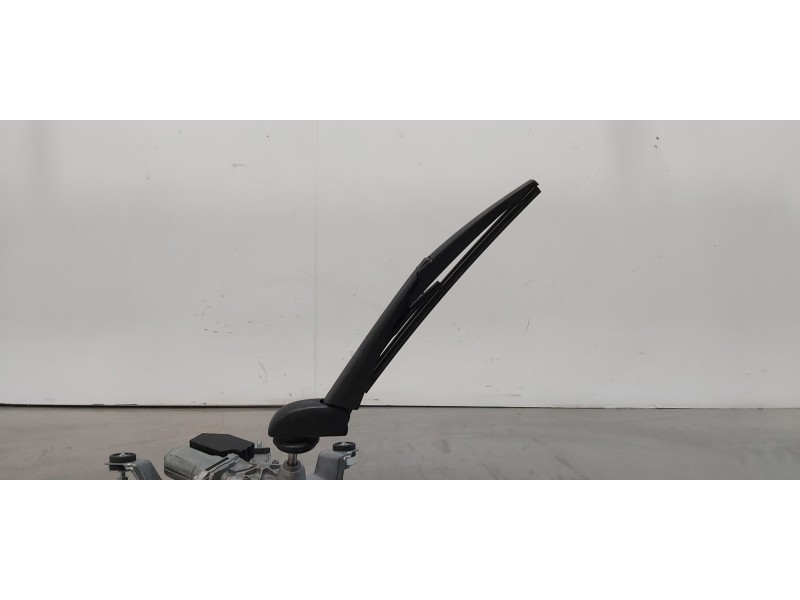 Recambio de motor limpia trasero para toyota rav 4 active referencia OEM IAM 8513042080  