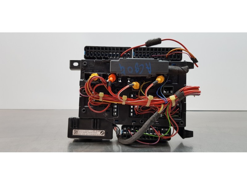 Recambio de caja reles / fusibles para bmw serie 1 lim. (f40) 116d referencia OEM IAM 927035501  
