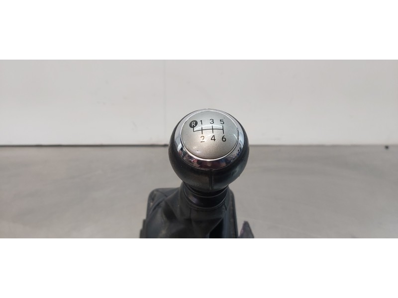 Recambio de palanca cambio para toyota rav 4 active referencia OEM IAM 3353042090  