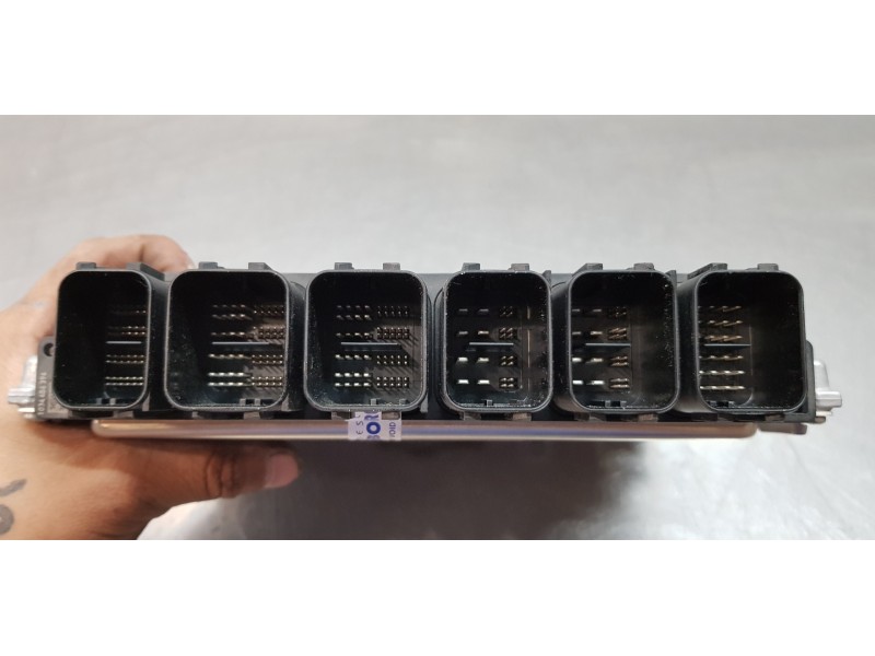 Recambio de centralita motor uce para bmw serie 1 lim. (f40) 116d referencia OEM IAM 5A149A901 0281037135 