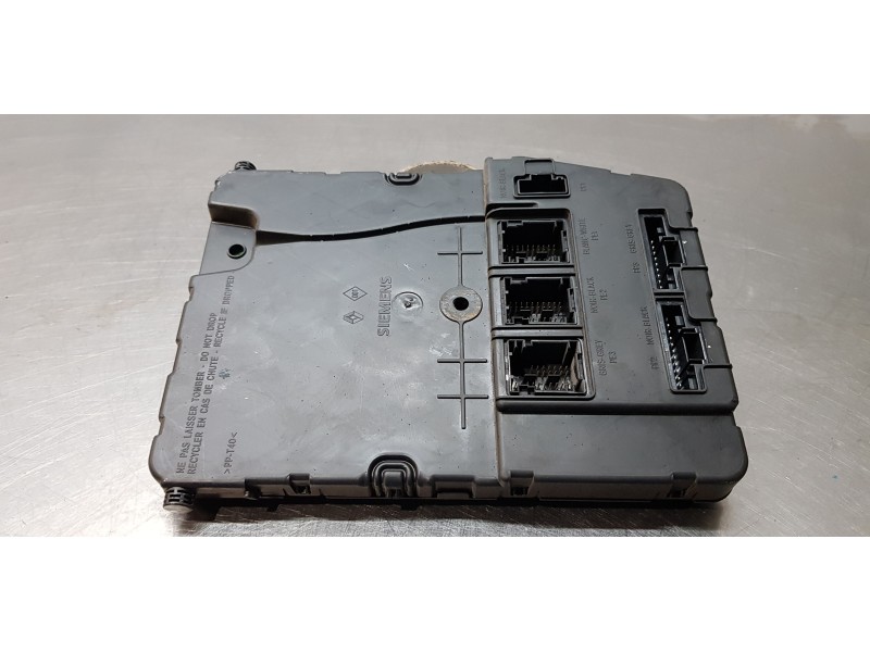 Recambio de modulo electronico para renault scenic ii grand exception referencia OEM IAM 8200525384  