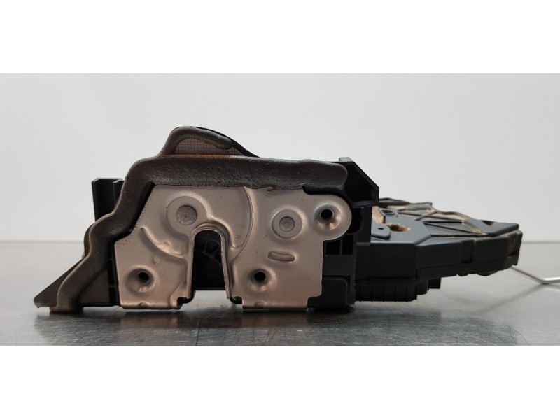 Recambio de cerradura puerta trasera derecha para bmw serie 1 lim. (f40) 116d referencia OEM IAM 51227956144 795614405 