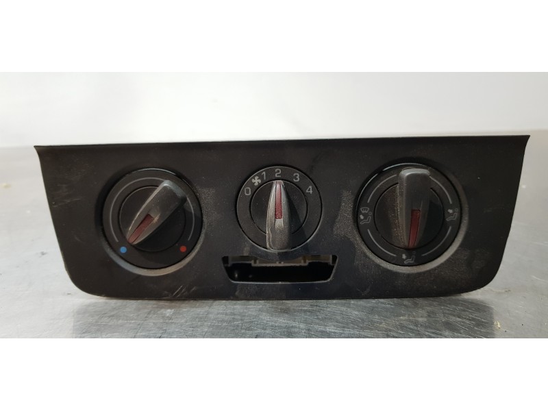 Recambio de mando climatizador para seat ibiza (6j5) reference referencia OEM IAM 6J0820045   Recambio de mando climatizador para seat ibiza (6j5) reference referencia OEM IAM 6J0820045