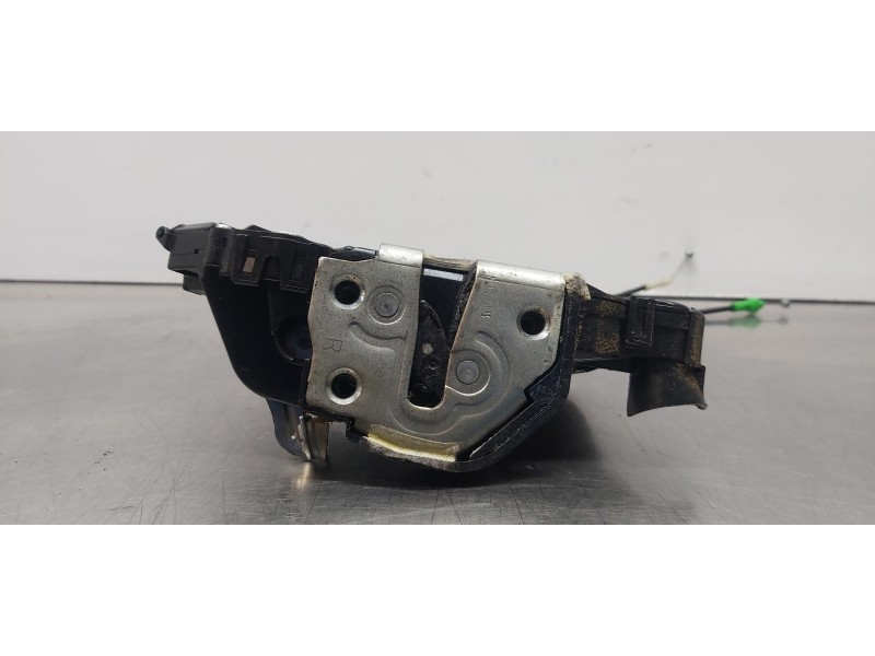 Recambio de cerradura puerta delantera derecha para toyota yaris (ksp9/scp9/nlp9) básico referencia OEM IAM 690300D140   Recambio de cerradura puerta delantera derecha para toyota yaris (ksp9/scp9/nlp9) básico referencia OEM IAM 690300D140