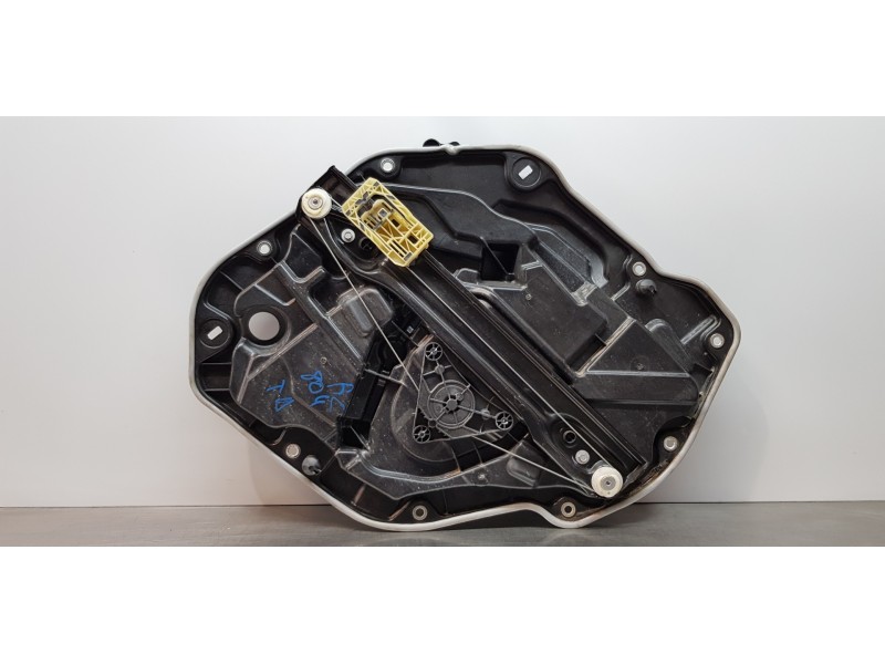 Recambio de elevalunas trasero derecho para bmw serie 1 lim. (f40) 116d referencia OEM IAM 51337465244 5A02FA801 