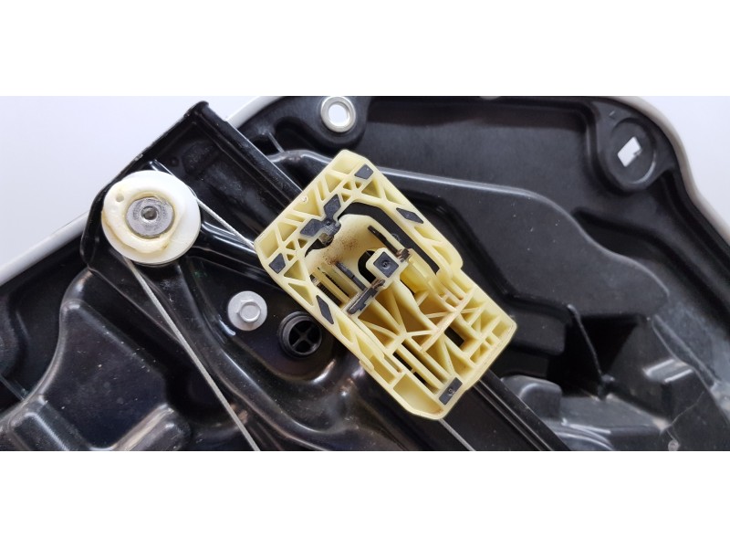 Recambio de elevalunas trasero derecho para bmw serie 1 lim. (f40) 116d referencia OEM IAM 51337465244 5A02FA801 