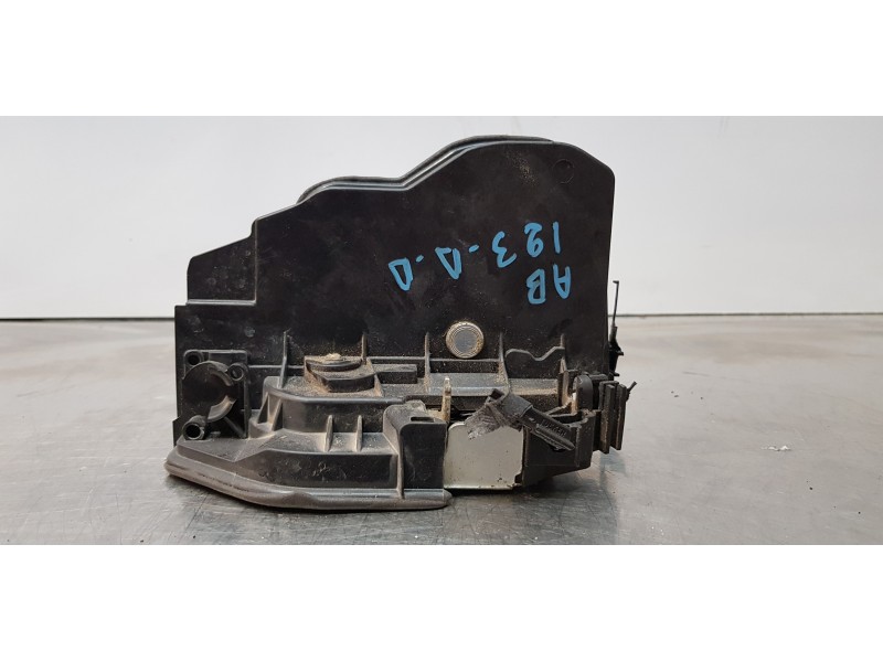 Recambio de cerradura puerta delantera derecha para bmw x3 (f25) xdrive 20d referencia OEM IAM 7276668  