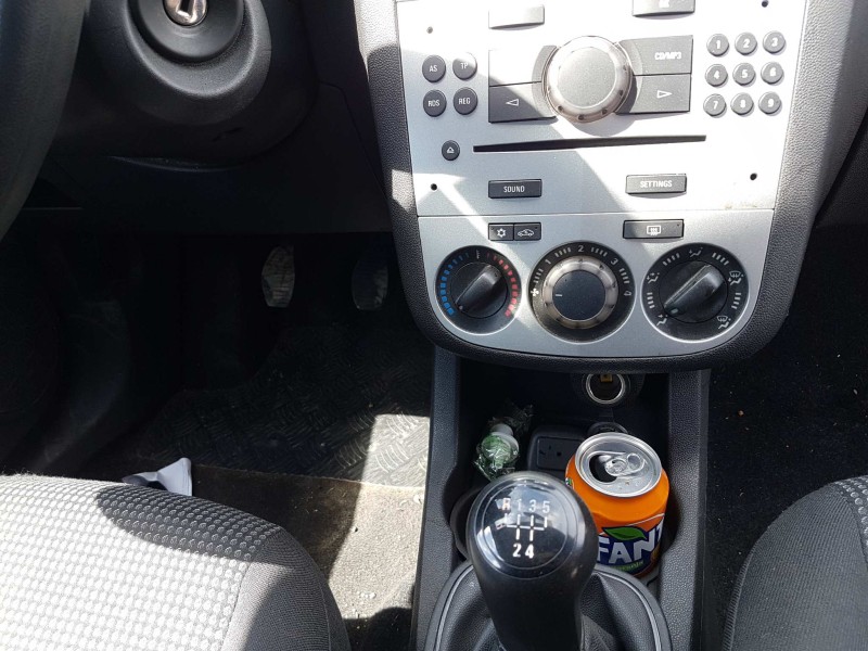 opel corsa d del año 2012