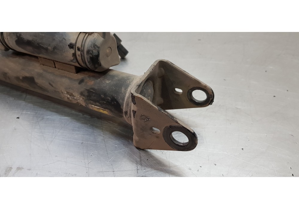 Recambio de amortiguador trasero derecho para mercedes clase r (w251) 320 cdi (251.022) referencia OEM IAM A2513203131  