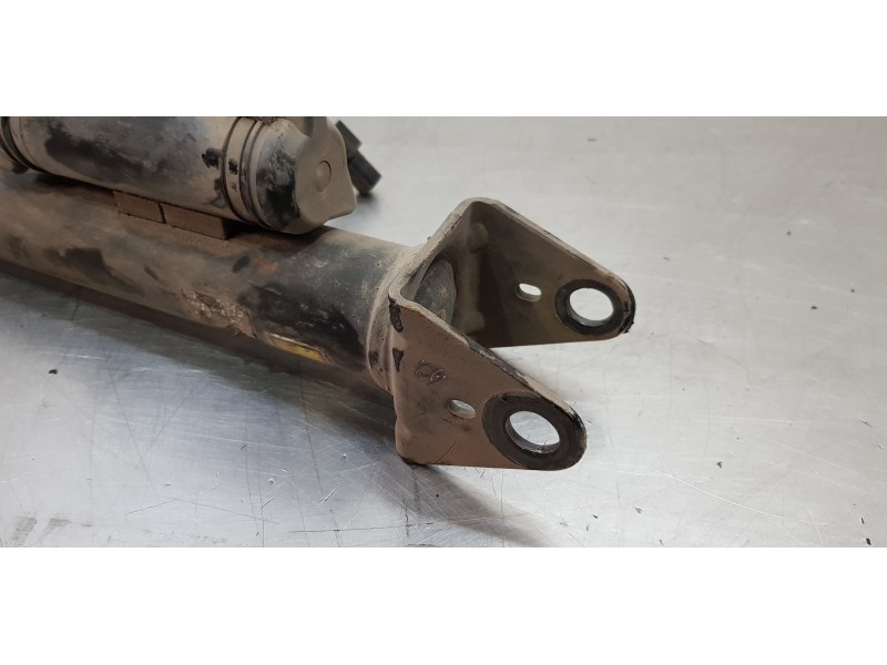 Recambio de amortiguador trasero derecho para mercedes clase r (w251) 320 cdi (251.022) referencia OEM IAM A2513203131  