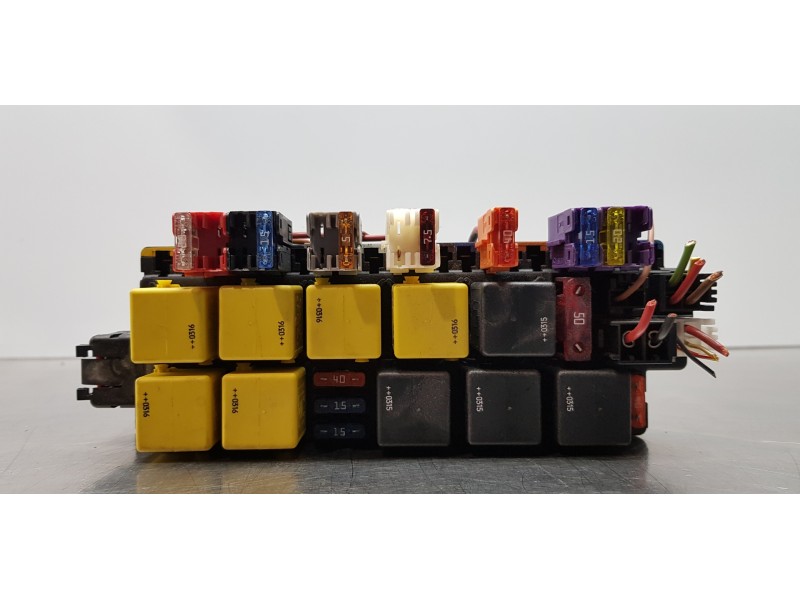 Recambio de caja reles / fusibles para mercedes clase s (w220) berlina 400 cdi (220.028) referencia OEM IAM A0325458232  