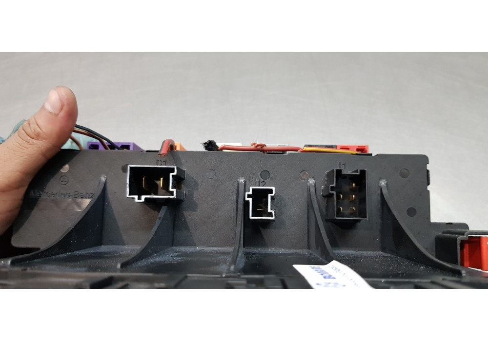 Recambio de caja reles / fusibles para mercedes clase s (w220) berlina 400 cdi (220.028) referencia OEM IAM A0325458232  