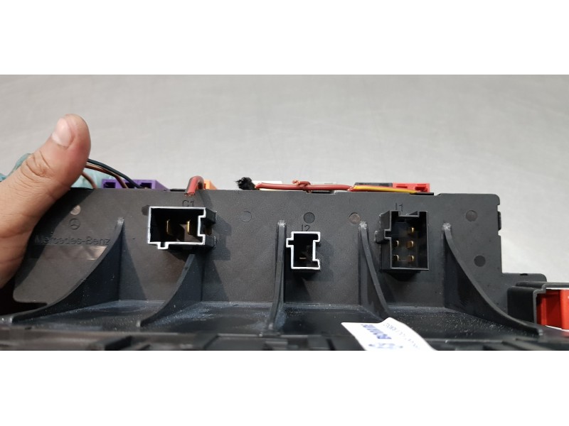 Recambio de caja reles / fusibles para mercedes clase s (w220) berlina 400 cdi (220.028) referencia OEM IAM A0325458232  