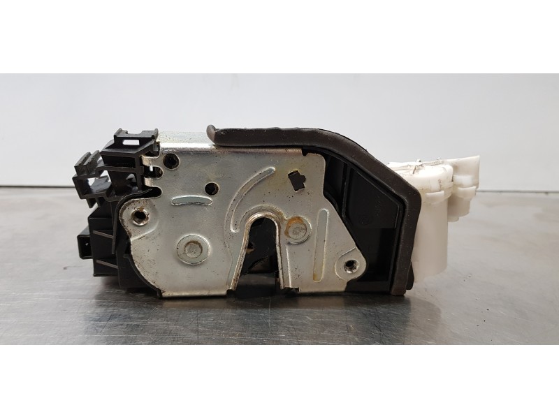 Recambio de cerradura puerta delantera izquierda para bmw x3 (f25) xdrive 20d referencia OEM IAM 7276661  