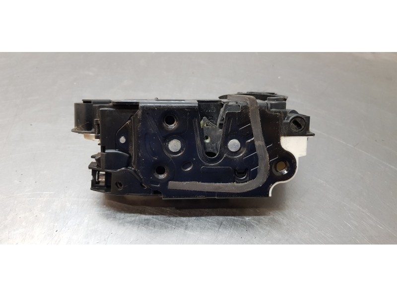 Recambio de cerradura puerta trasera derecha para volkswagen golf vii lim. advance bluemotion tech. referencia OEM IAM 5K4839016 Recambio de cerradura puerta trasera derecha para volkswagen golf vii lim. advance bluemotion tech. referencia OEM IAM 5K4839016
