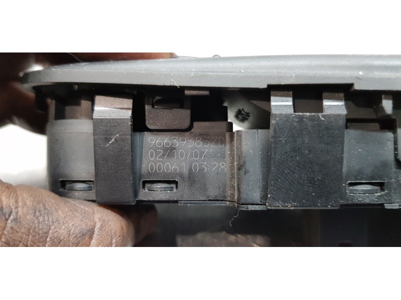 Recambio de mando elevalunas delantero izquierdo para citroen c4 grand picasso sx referencia OEM IAM 96639383ZD  