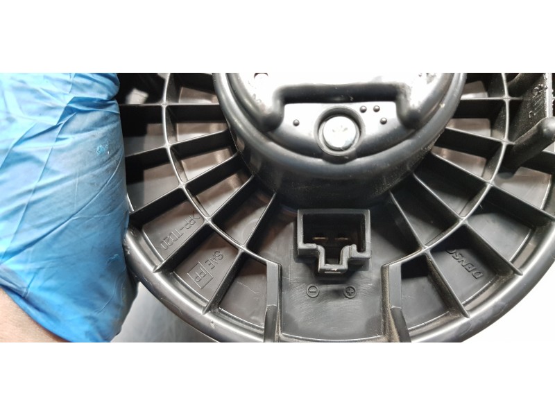 Recambio de motor calefaccion para toyota yaris (ksp9/scp9/nlp9) básico referencia OEM IAM 871030D100 AV2727000311  Recambio de motor calefaccion para toyota yaris (ksp9/scp9/nlp9) básico referencia OEM IAM 871030D100 AV2727000311