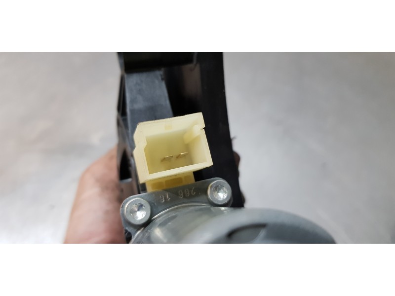 Recambio de elevalunas delantero izquierdo para volkswagen golf vii lim. advance bluemotion tech. referencia OEM IAM 5G4837461H  Recambio de elevalunas delantero izquierdo para volkswagen golf vii lim. advance bluemotion tech. referencia OEM IAM 5G4837461H