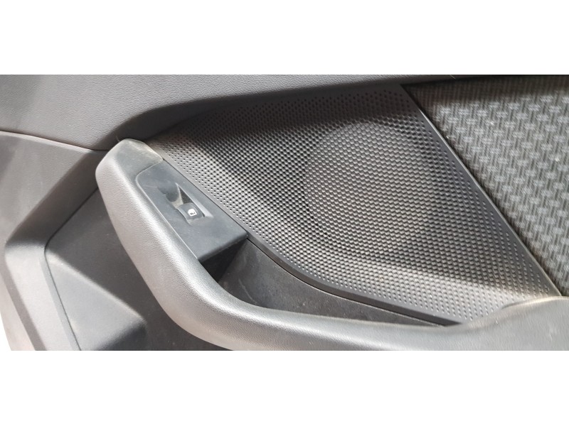 Recambio de guarnecido tapizado puerta delantera derecha para bmw serie 1 lim. (f40) 116d referencia OEM IAM 51419893802  