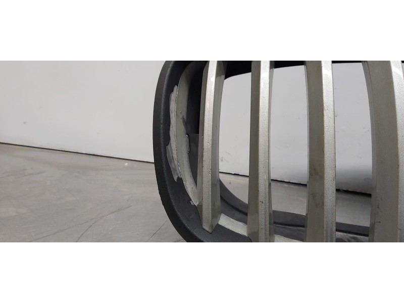 Recambio de rejilla delantera para bmw x5 (e70) xdrive35d referencia OEM IAM 51712150246  